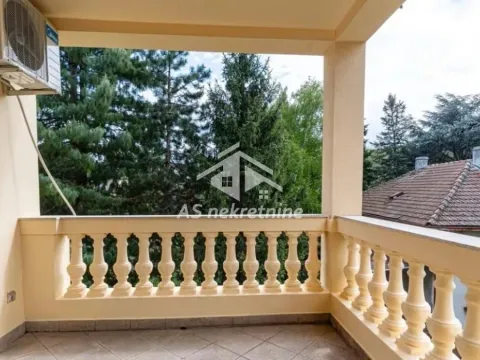 Izdavanje, stan, 210m², Savski Venac, Beograd - image 30