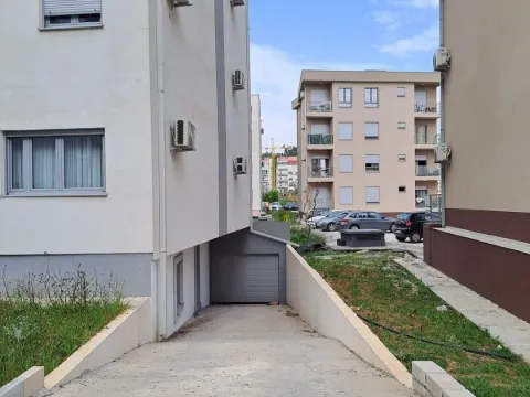 Sale, parking/garage, 12m², Zabjelo, Podgorica - image 2