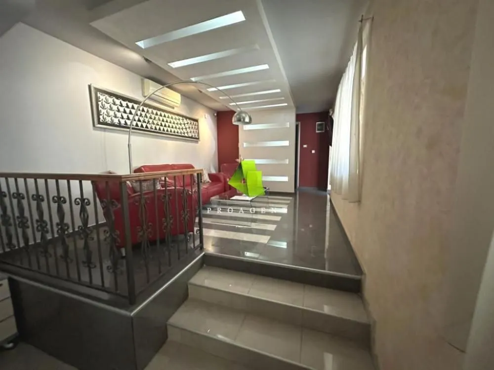 Rent, office space, 200m², Medijana, Niš