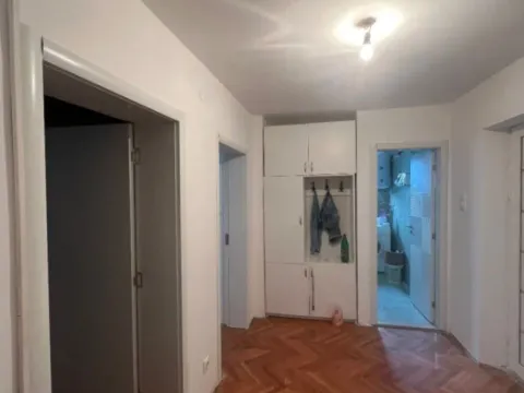 Prodaja, dvosoban stan, 62m², Centar, Berane - image 2