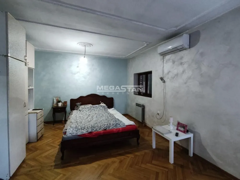 Izdavanje, četvorosoban stan, 162m², Zeleno Brdo, Zvezdara Sve Podlokacije
