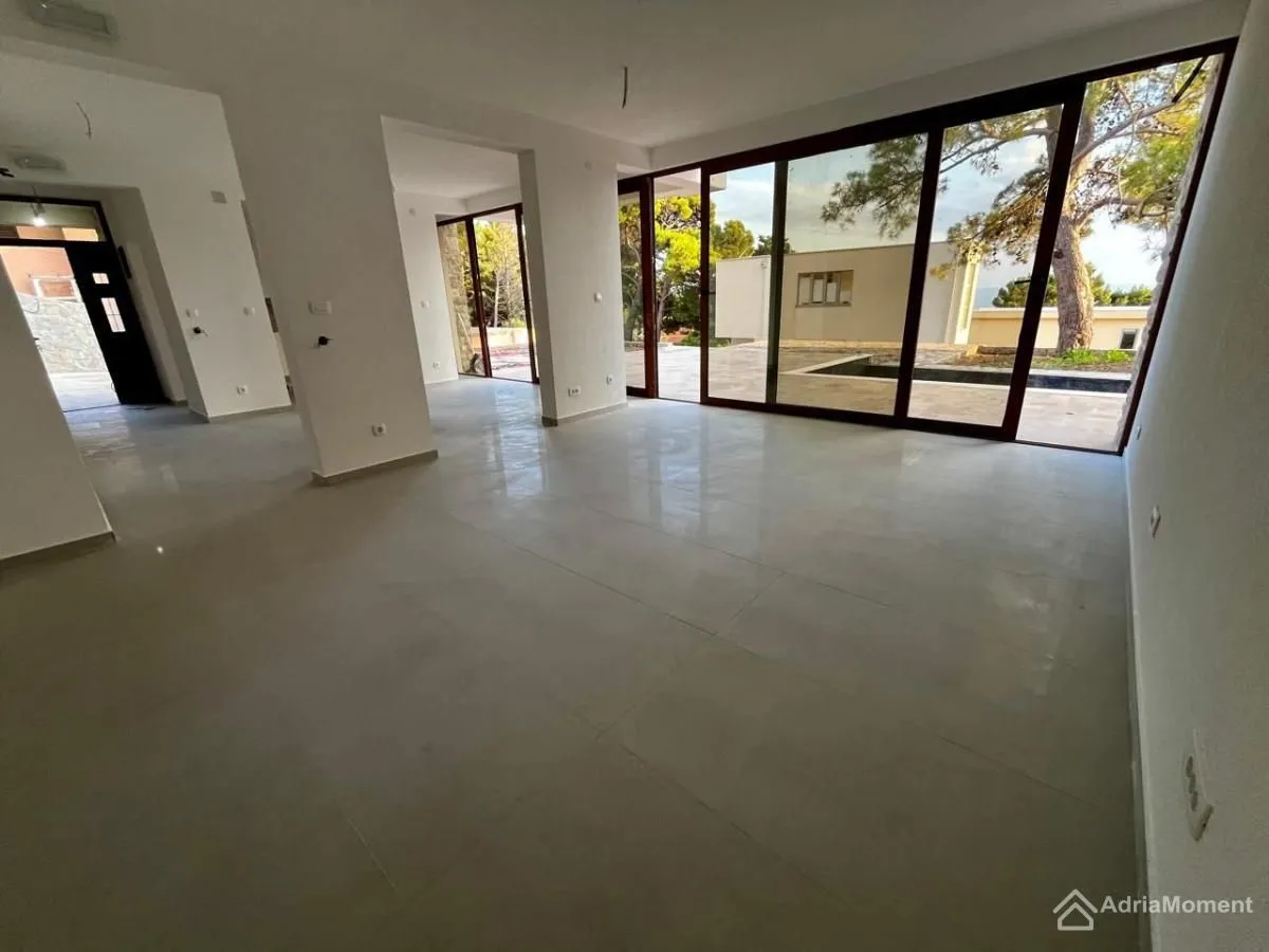 Sale, house, 292m², Šušanj, Bar