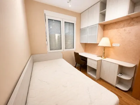 Rent, two bedroom apartment, 58m², Blok 9, Podgorica - image 8