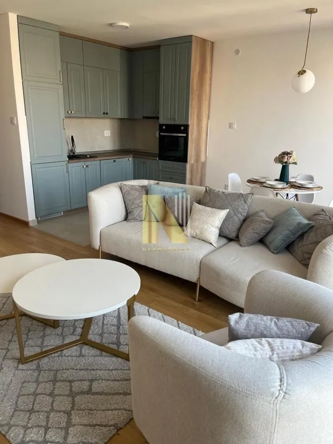 Izdavanje, trosoban stan, 71m², Socijalno, Novi Sad Sve Podlokacije