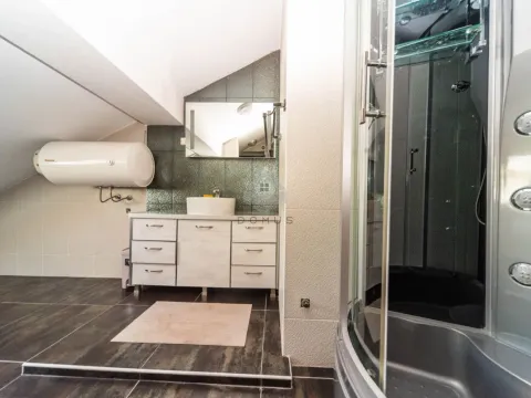 Sale, four bedroom apartment, 175m², Gorica C, Podgorica - image 17