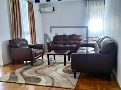 Izdavanje, trosoban stan, 103m², Blok 5, Podgorica - image 2