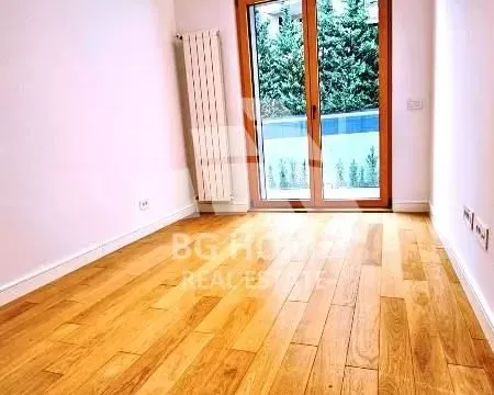 Izdavanje, kuća, 250m², Savski Venac, Beograd - image 9