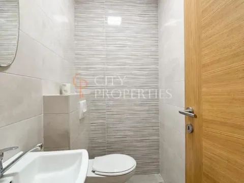Izdavanje, poslovni prostor, 120m², Centar, Podgorica - image 5