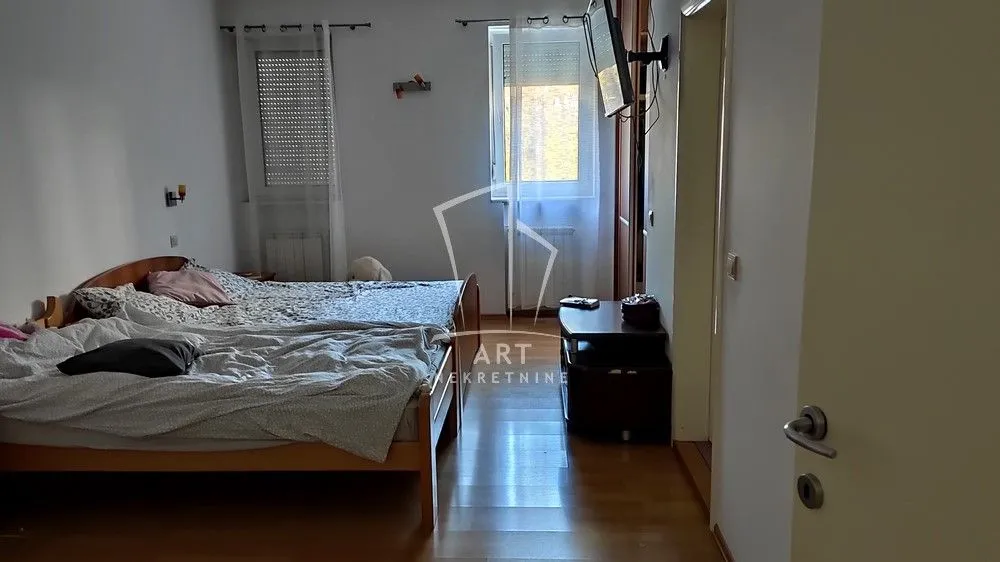 Sale, house, 427m², Voždovac Sve Podlokacije, Beograd