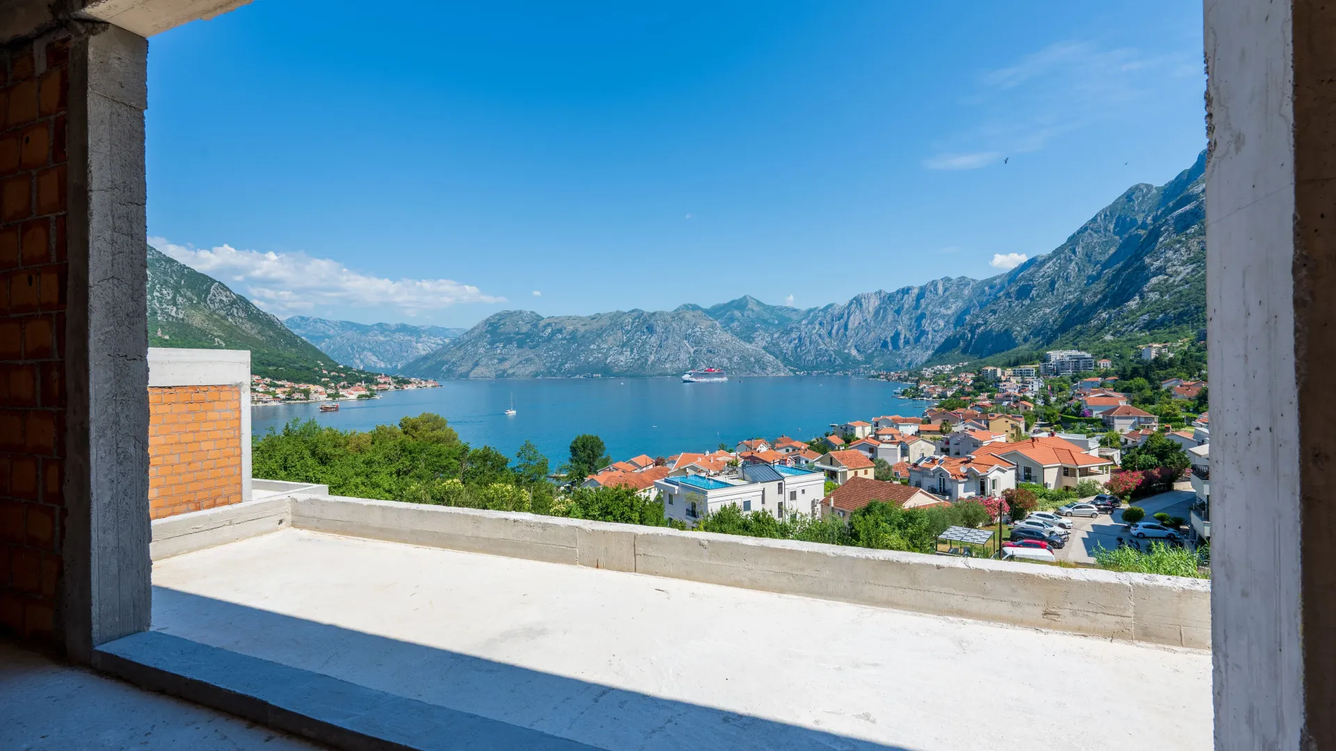 Sale, three bedroom apartment, 86m², Dobrota, Kotor