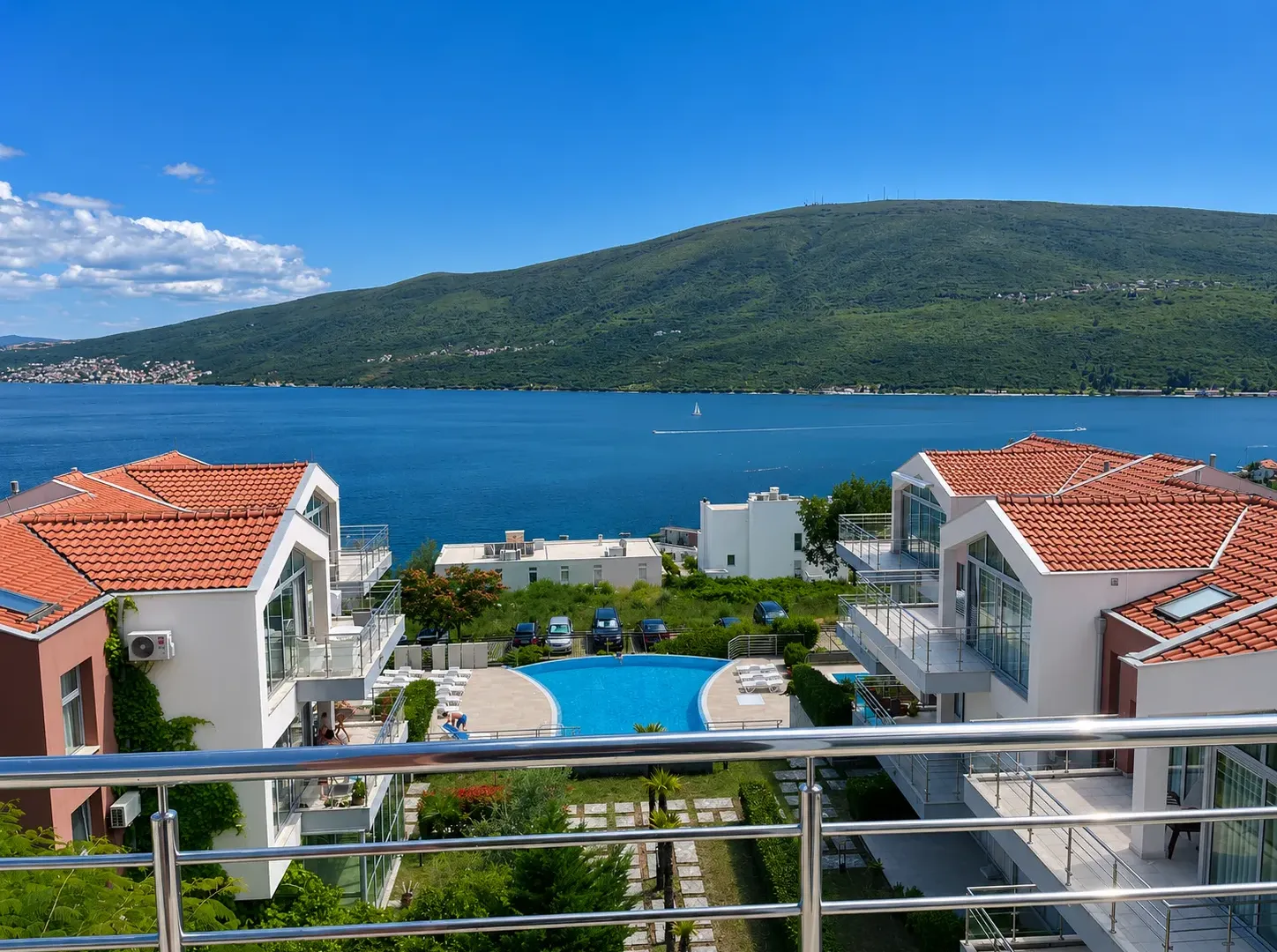 Prodaja, trosoban stan, 72m², Đenovići, Herceg Novi