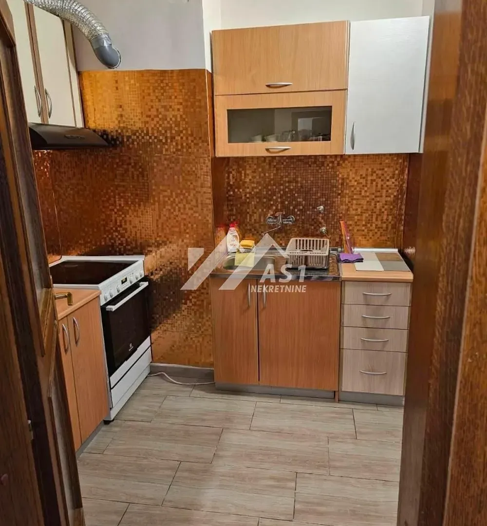 Izdavanje, dvosoban stan, 45m², Detelinara, Novi Sad Sve Podlokacije