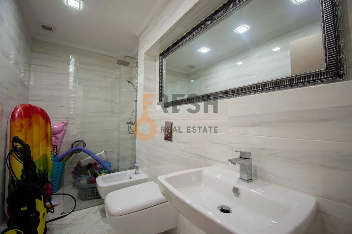 Sale, house, 240m², Tivat, Crna Gora