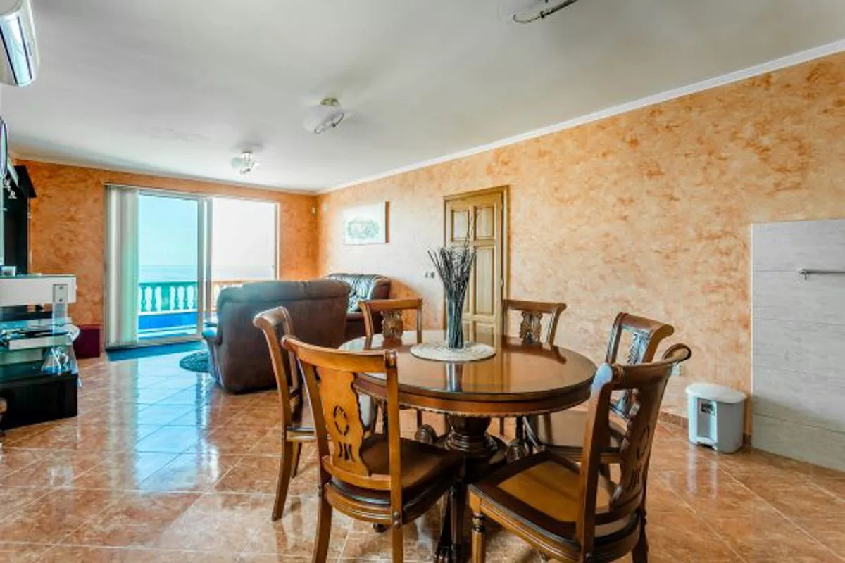 Prodaja, kuća, 232m², Kruče, Ulcinj