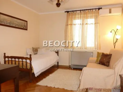 Rent, two bedroom apartment, 50m², Knez Mihajlova Centar, Centar Sve Podlokacije