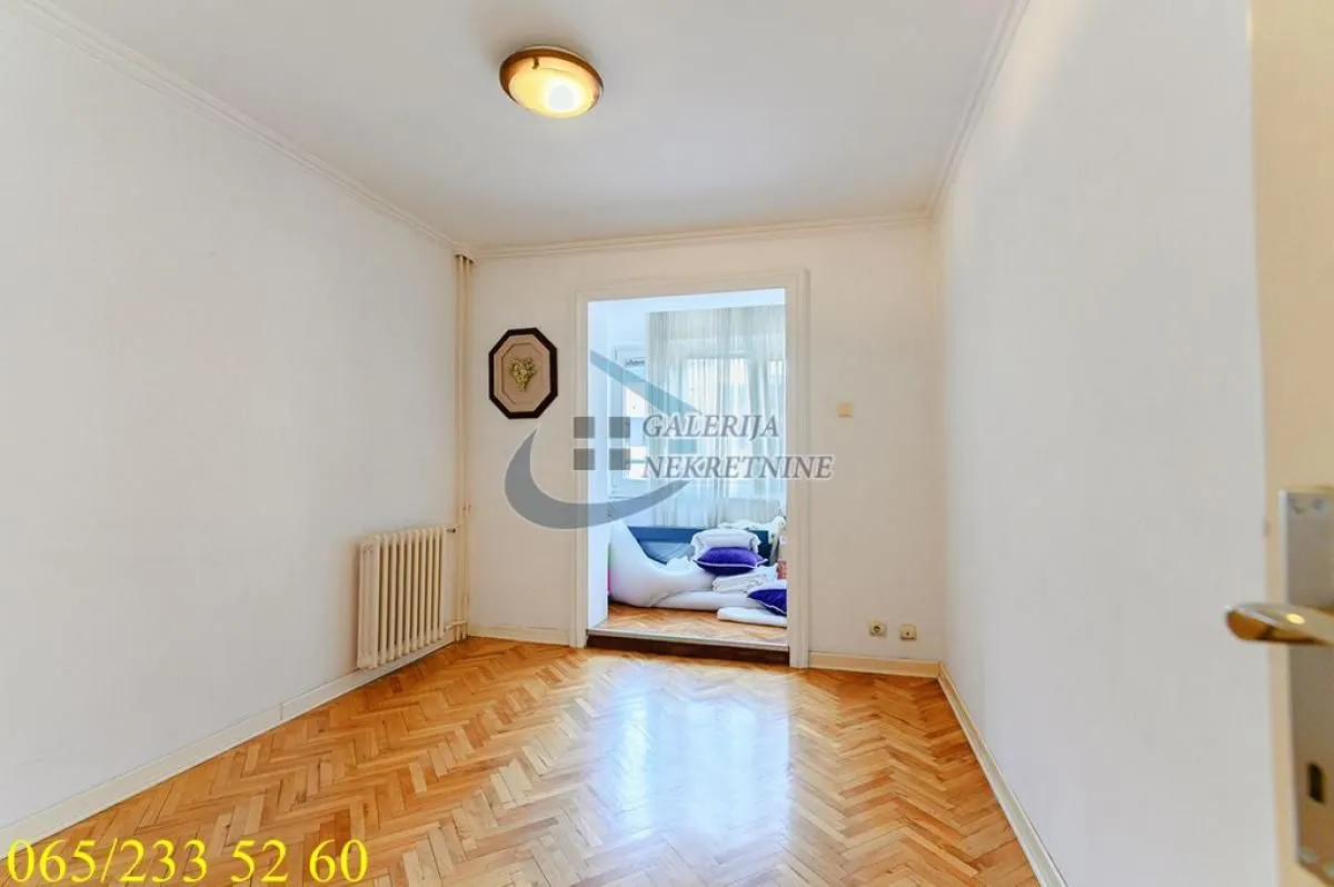 Prodaja, četvorosoban stan, 105m², Savski Venac, Beograd