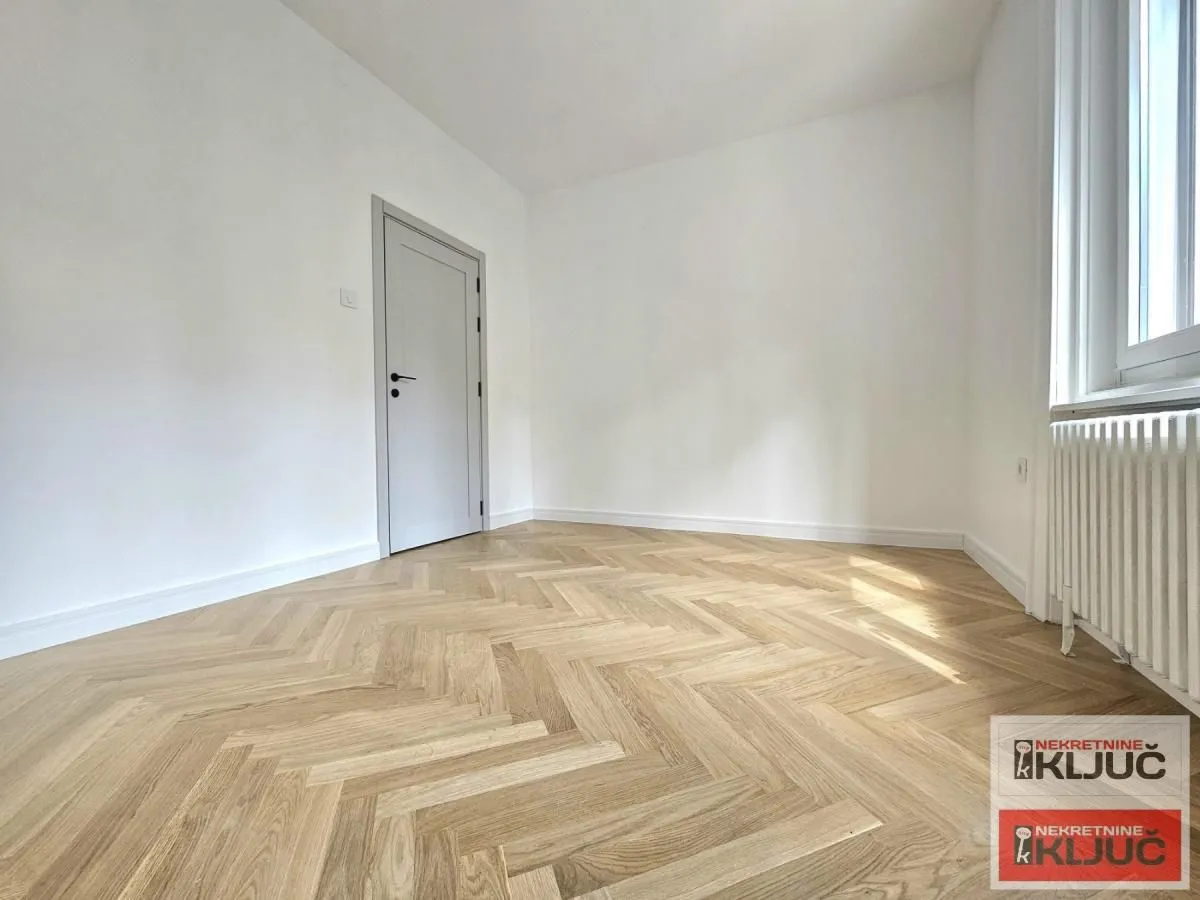 Prodaja, četvorosoban stan, 112m², Centar, Novi Sad