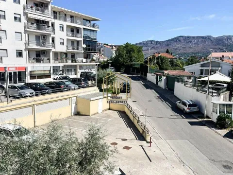 Rent, two bedroom apartment, 65m², Gorica C, Podgorica - image 10