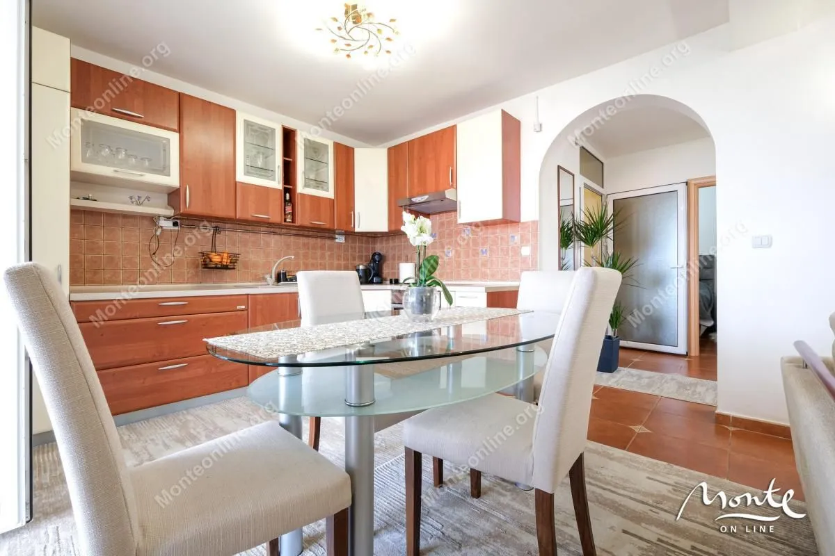 Prodaja, kuća, 210m², Krašići, Tivat