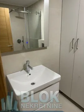 Izdavanje, jednosoban stan, 47m², City Kvart, Podgorica - image 4