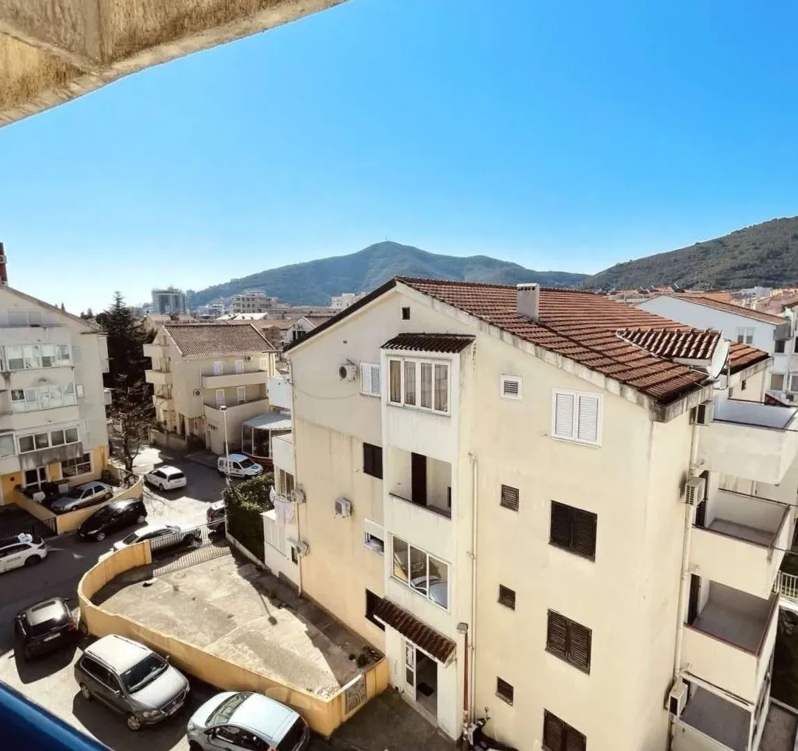 Rent, one bedroom apartment, 52m², Adok, Budva