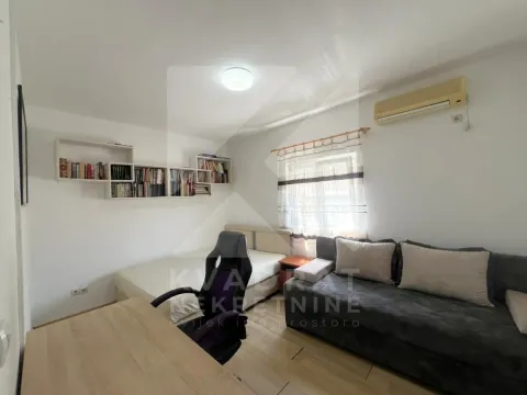 Izdavanje, kuća, 260m², Kokoti, Podgorica - image 17