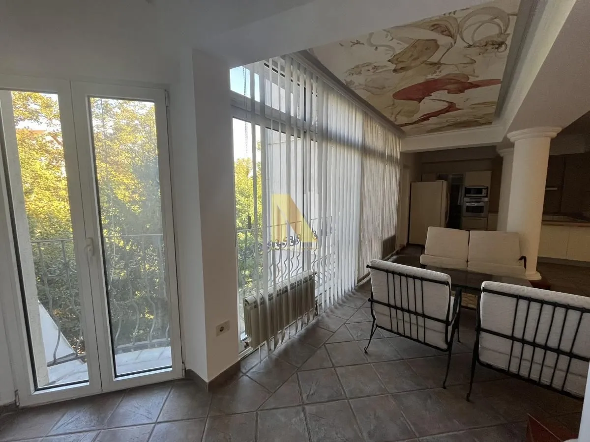 Prodaja, četvorosoban stan, 213m², Centar, Novi Sad