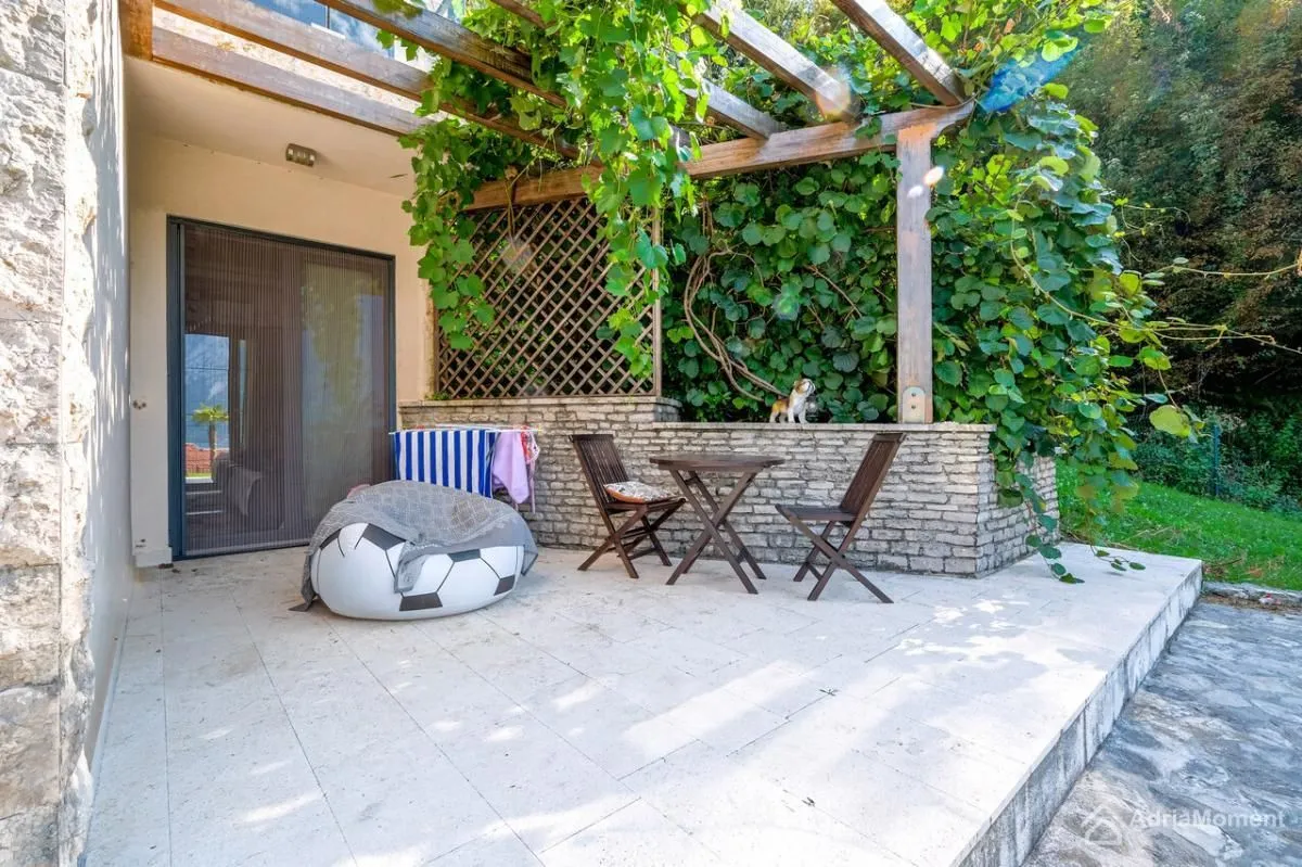 Sale, two bedroom apartment, 68m², Kostanjica, Kotor