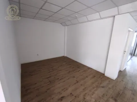Izdavanje, poslovni prostor, 200m², Bulevar Oslobodjenja, Novi Sad Sve Podlokacije - image 5