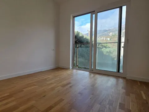 Sale, two bedroom apartment, 65m², Bečići, Budva - image 2