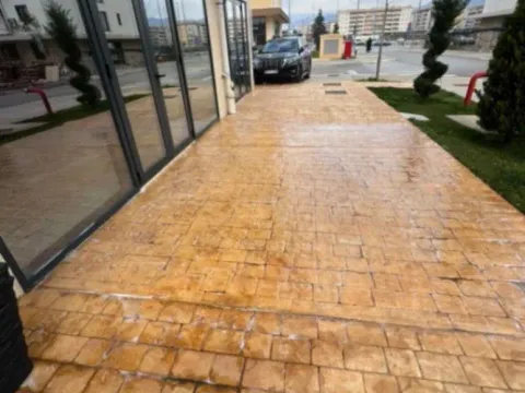 Izdavanje, poslovni prostor, 75m², New City, Podgorica - image 4