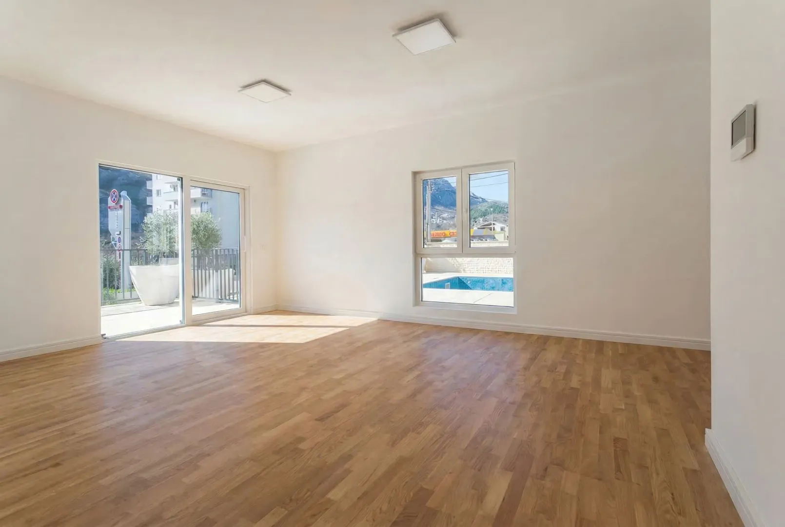 Prodaja, dvosoban stan, 63m², Sutomore, Bar