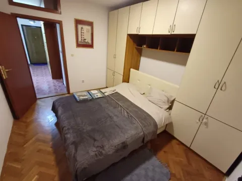 Izdavanje, stan, 54m², Centar, Bar - image 4