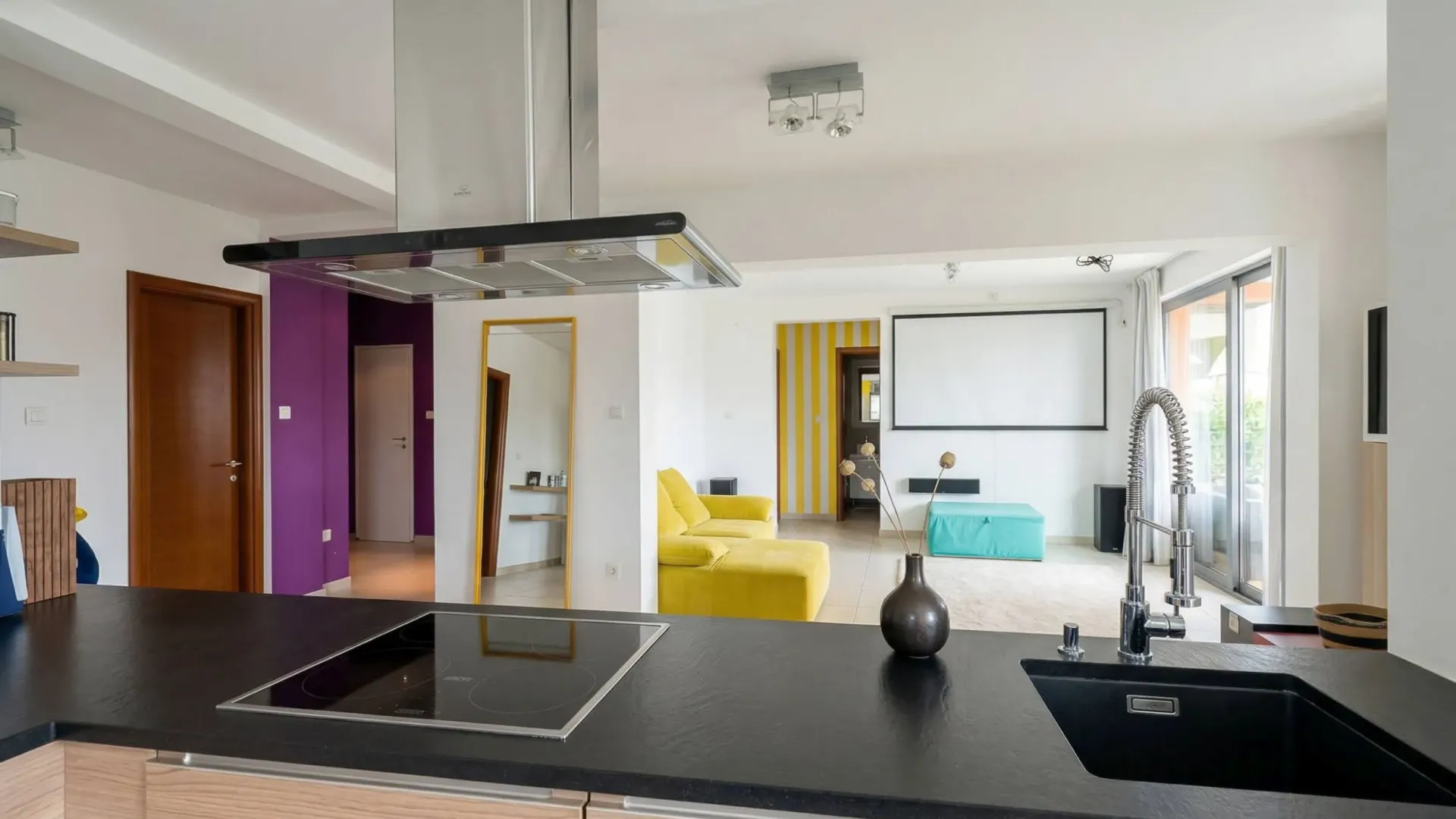 Sale, five bedroom apartment, 111m², Bečići, Budva