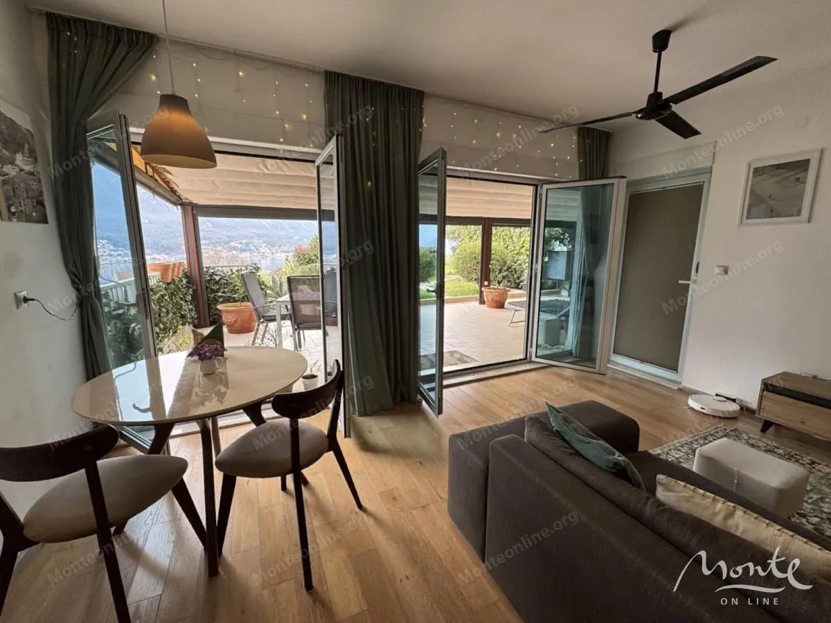 Prodaja, dvosoban stan, 74m², Dobrota, Kotor