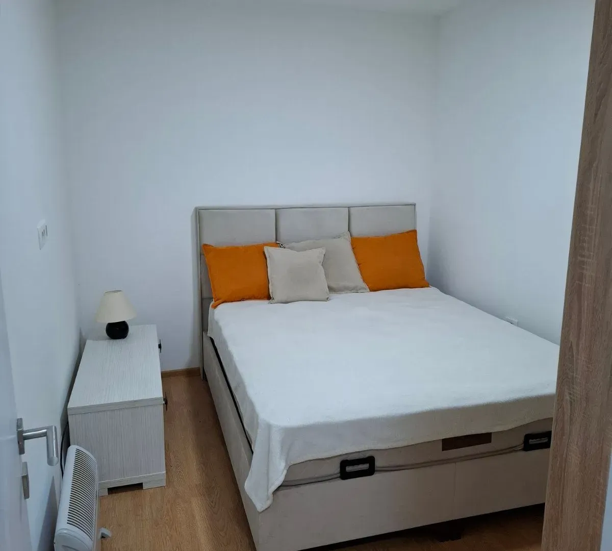 Izdavanje, dvosoban stan, 50m², Masline, Podgorica