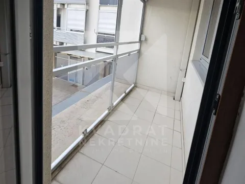 Rent, one bedroom apartment, 43m², Tološka šuma, Podgorica - image 9