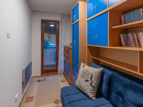 Izdavanje, dvosoban stan, 50m², Centar, Podgorica - image 5