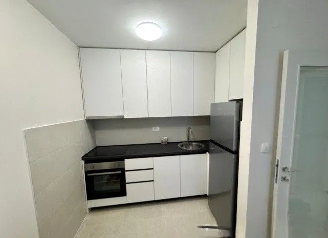 Izdavanje, jednosoban stan, 45m², Zabjelo, Podgorica
