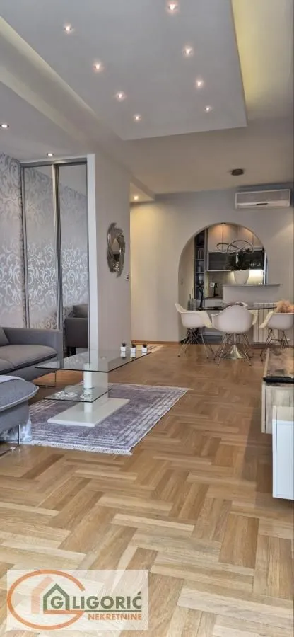 Rent, two bedroom apartment, 55m², Crveni Krst, Beograd