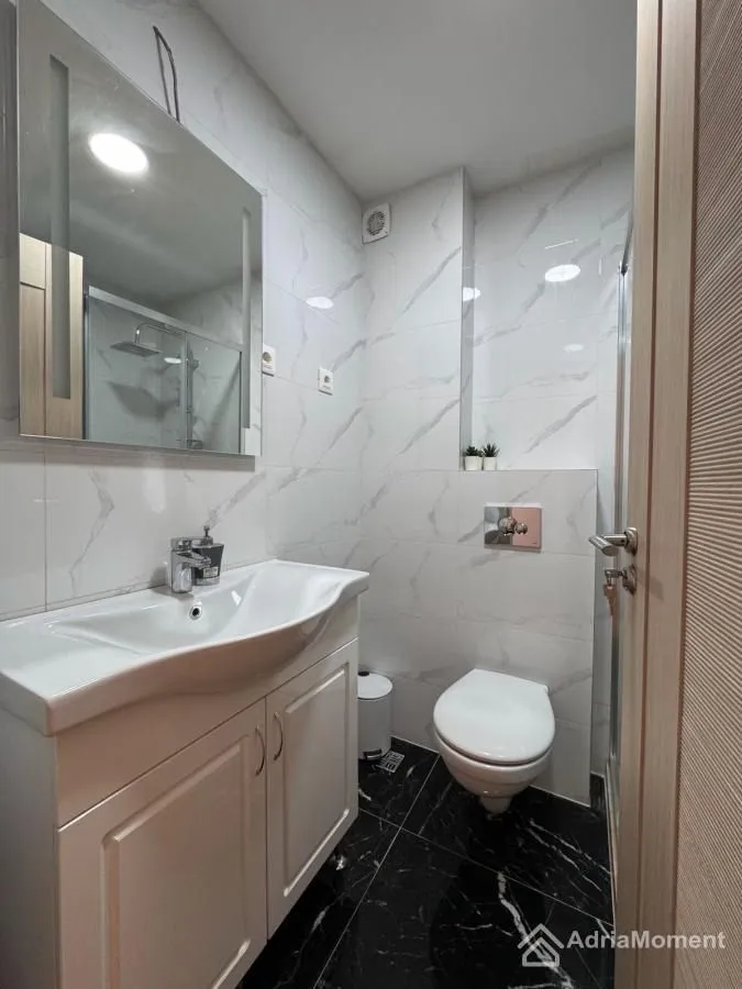Prodaja, dvosoban stan, 60m², Bečići, Budva