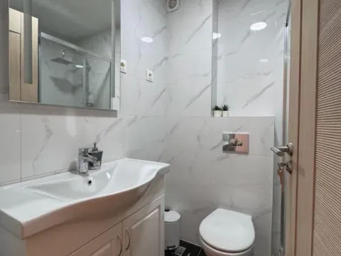 Sale, two bedroom apartment, 60m², Bečići, Budva - image 6