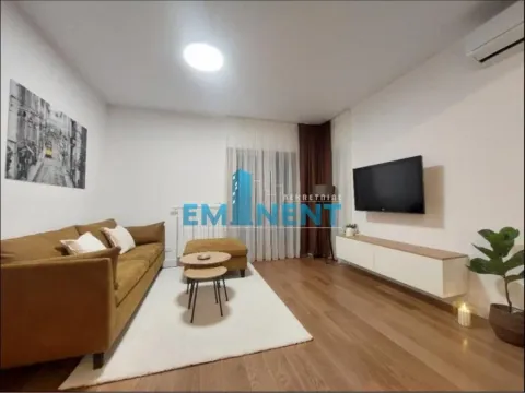 Izdavanje, trosoban stan, 69m², Karaburma, Palilula Sve Podlokacije