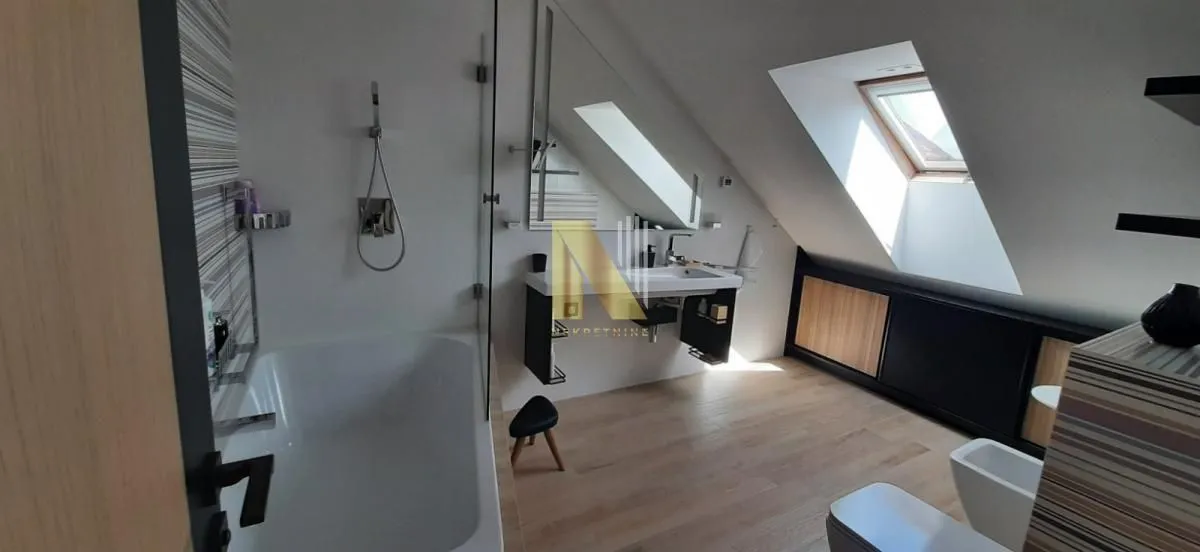 Prodaja, četvorosoban stan, 176m², Centar, Novi Sad