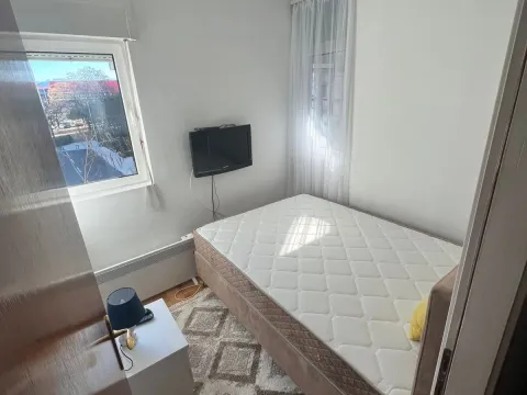 Izdavanje, jednosoban stan, 40m², Stari Aerodrom, Podgorica - image 6