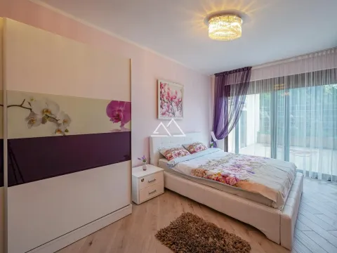 Sale, two bedroom apartment, 242m², Dobra Voda, Budva - image 15