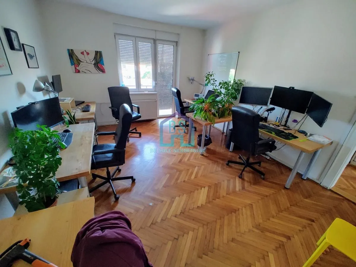 Prodaja, trosoban stan, 74m², Stari grad, Novi Sad
