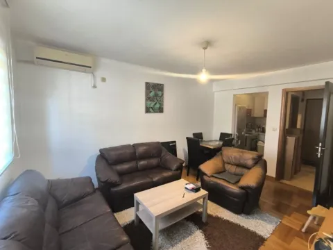 Prodaja, dvosoban stan, 55m², Stari Aerodrom, Podgorica - image 11