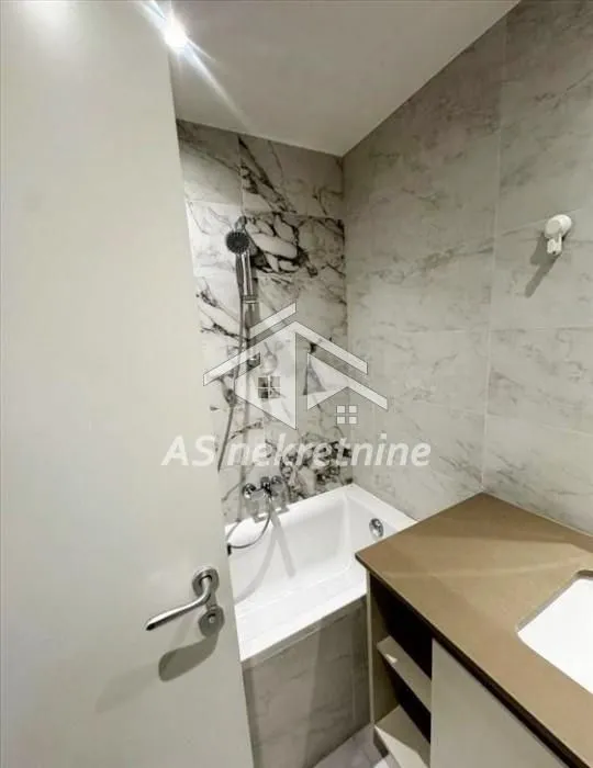 Prodaja, trosoban stan, 81m², Savski Venac, Beograd
