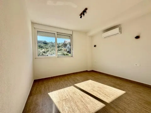 Prodaja, dvosoban stan, 75m², Đuraševići, Tivat - image 8